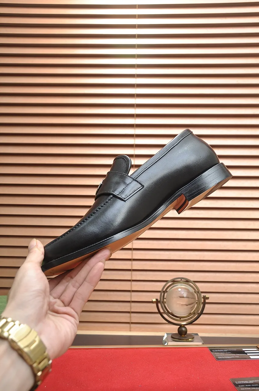 Men's men's shoes💰520💶【GUCCI】 (high-end Niuli) new model🍀Gucci* - top version Gucci classic casual leather shoes! It is made of imported original cowhide and has a comfortable first layer of cowhide lining! Original wear-resistant rubber outsole! High quality products! Code number 38-44!